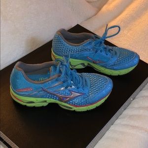 Mizuno Wave Inspire Women’s size 6.5 sneakers